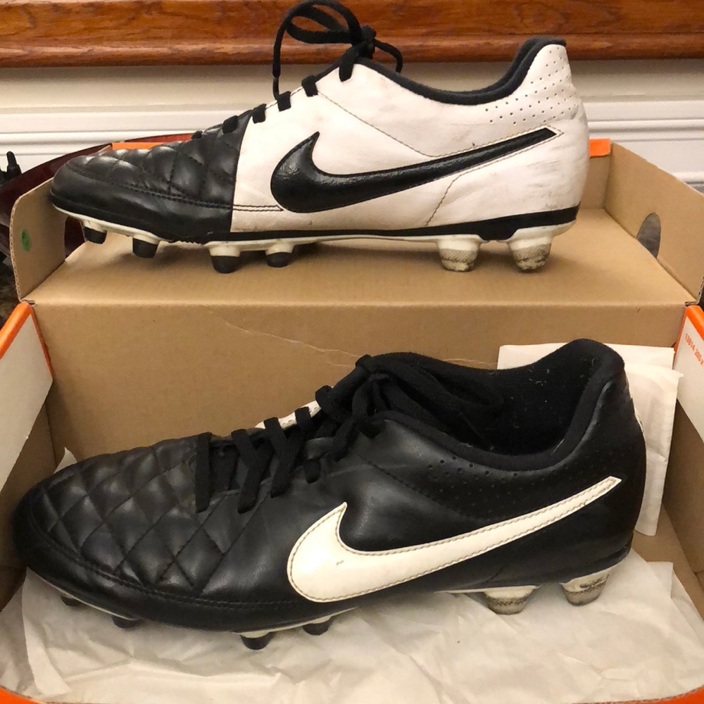 NIKE CLEATS